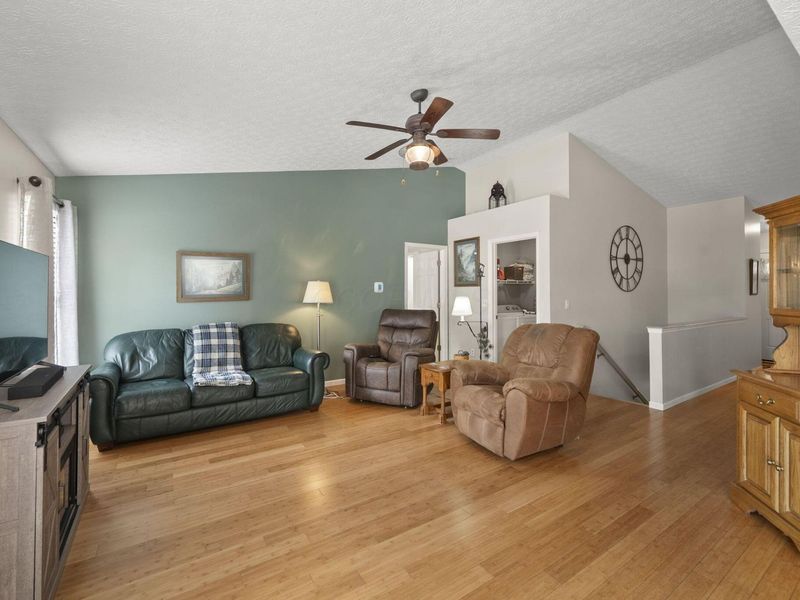 542 Scioto Meadows Boulevard, Grove City, OH 43123 Photo 20