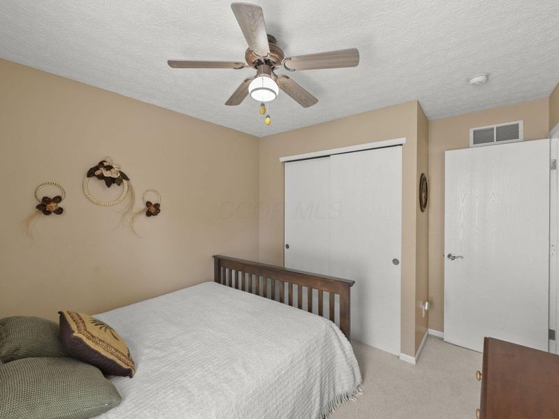 542 Scioto Meadows Boulevard, Grove City, OH 43123 Photo 29