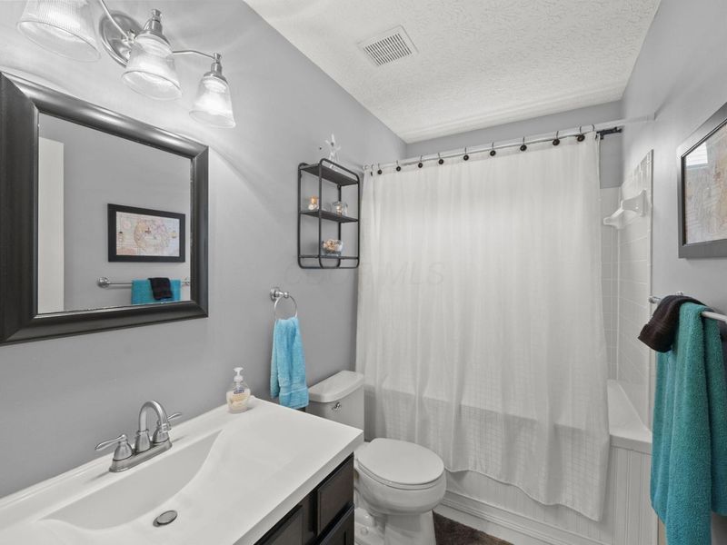 542 Scioto Meadows Boulevard, Grove City, OH 43123 Photo 34