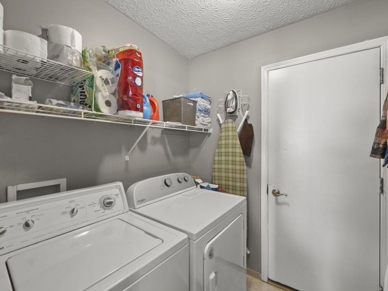 542 Scioto Meadows Boulevard, Grove City, OH 43123 Photo 35