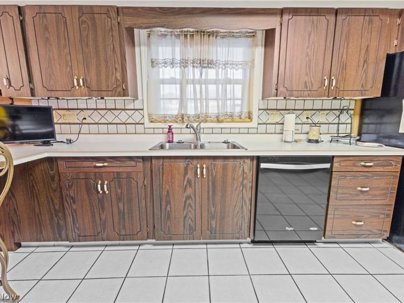 10 Sarah Boulevard, Toronto, OH 43964 Photo 4
