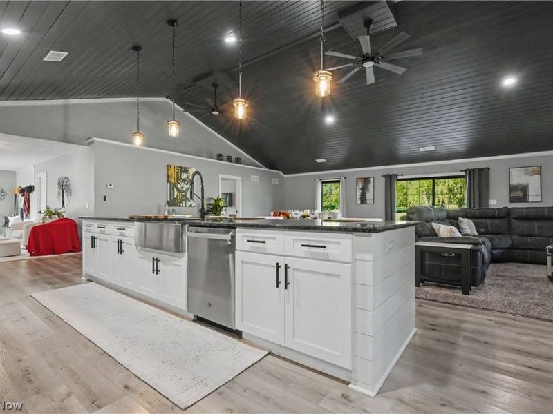 8099 W Western Reserve Road, Canfield, OH 44406 Photo 4