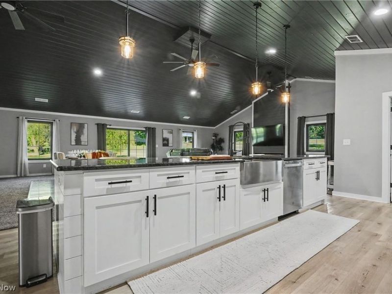 8099 W Western Reserve Road, Canfield, OH 44406 Photo 9