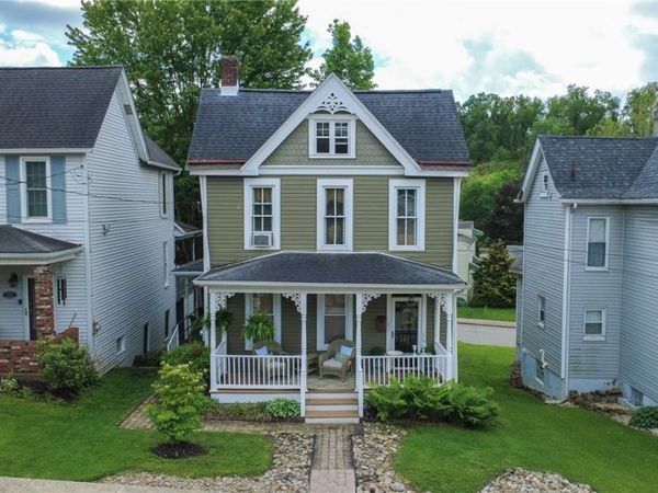 602 9th St , Irwin, PA 15642