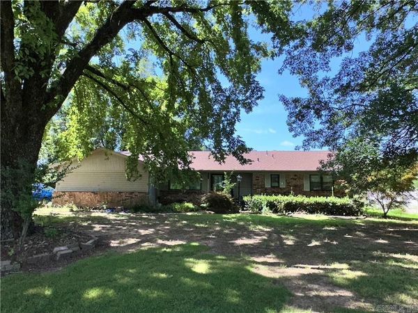 2605 W Commercial Street Street, Ozark, AR 72949