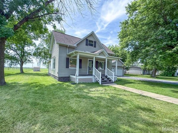 104 N 6th Street , Witt, IL 62094