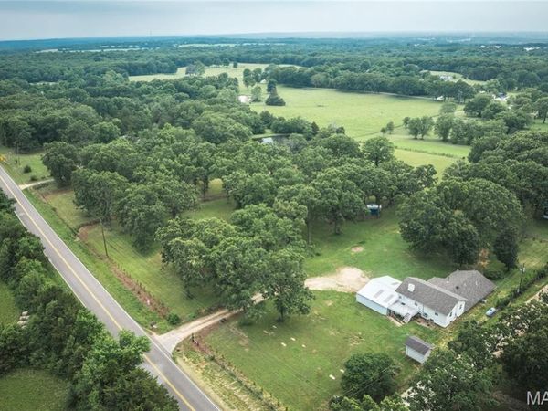 522 Highway FF , Bourbon, MO 65441