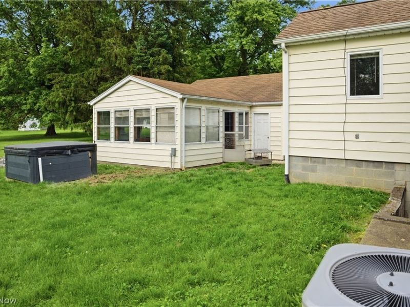 8225 Kenyon Drive SE, Warren, OH 44484 Photo 30