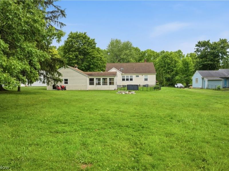 8225 Kenyon Drive SE, Warren, OH 44484 Photo 34