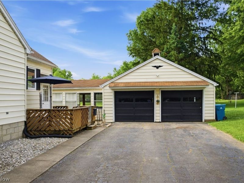 8225 Kenyon Drive SE, Warren, OH 44484 Photo 4