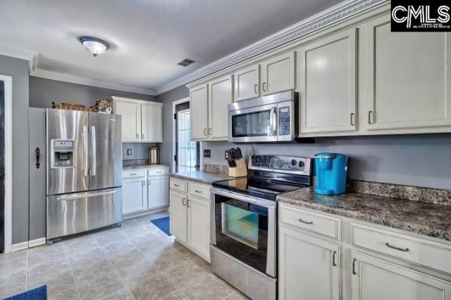 209 Eagle Pointe Drive  Photo 13