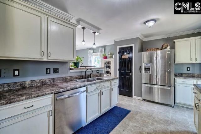 209 Eagle Pointe Drive  Photo 14