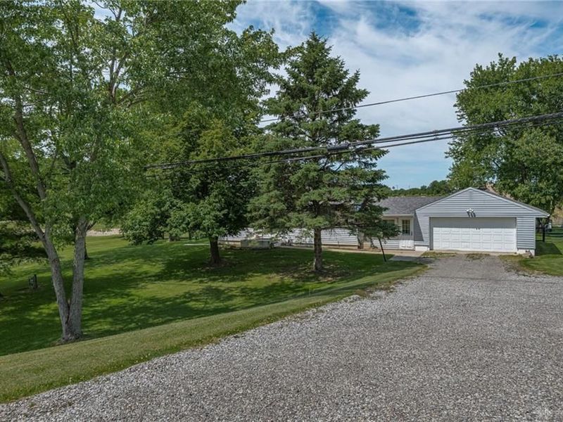 7673 Brookville Phillipsburg Road, Clay Township, OH 45309 Photo 4