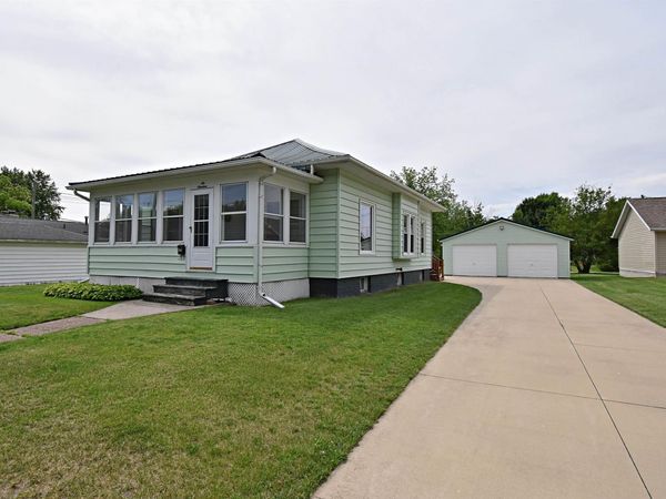 619 SE 3rd Street, Independence, IA 50644