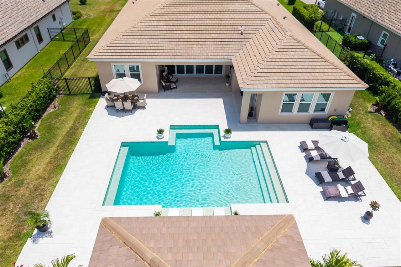 1843 Cattle Baron Court, Lithia, FL 33547 Photo