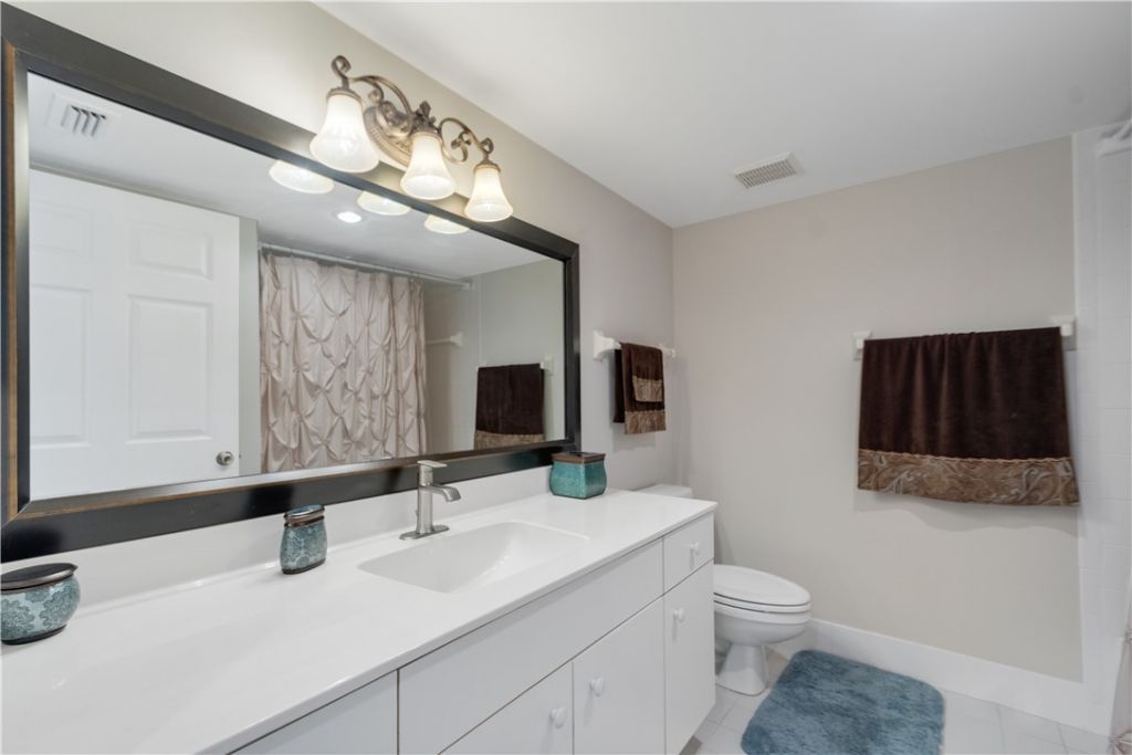 740 Lake Orchid Circle, Unit 104, Vero Beach, FL 32962 Photo