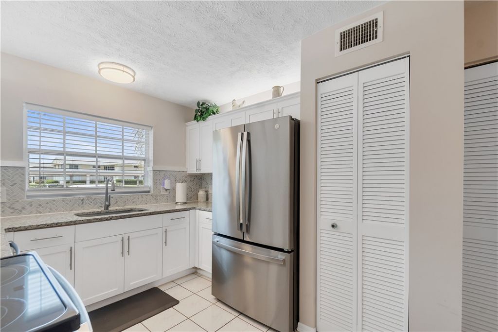740 Lake Orchid Circle, Unit 104, Vero Beach, FL 32962 Photo