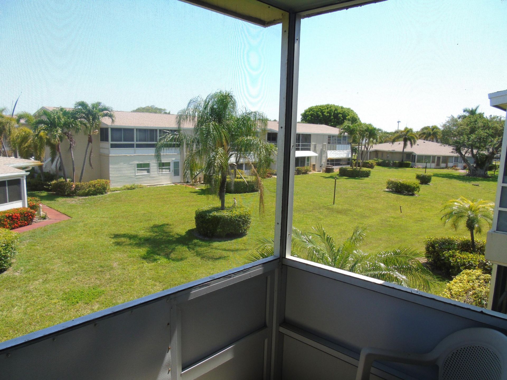 309 Circle Drive S, Unit 204, Boynton Beach, FL 33435 Photo