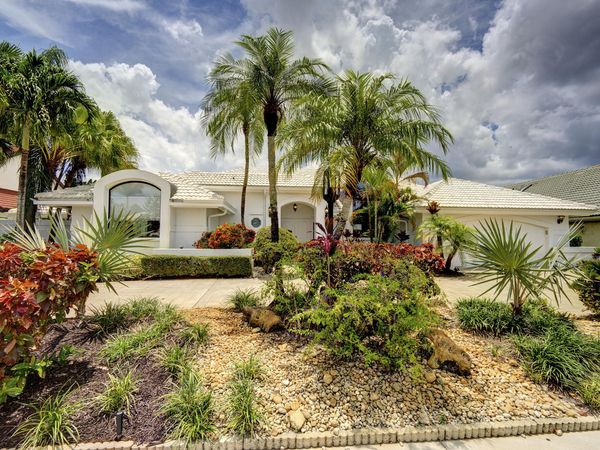 10252 Shireoaks Lane, Boca Raton, FL 33498