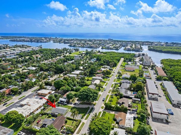 615 NE 7th Avenue, Boynton Beach, FL 33435