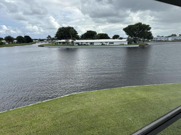 1112 Lake Terrace, Unit 207, Boynton Beach, FL 33426