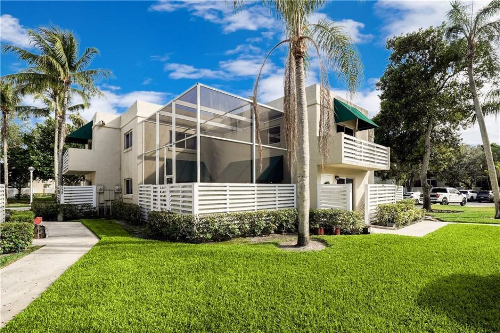 534 NW 98th Avenue, Unit 4, Plantation, FL 33324 Photo