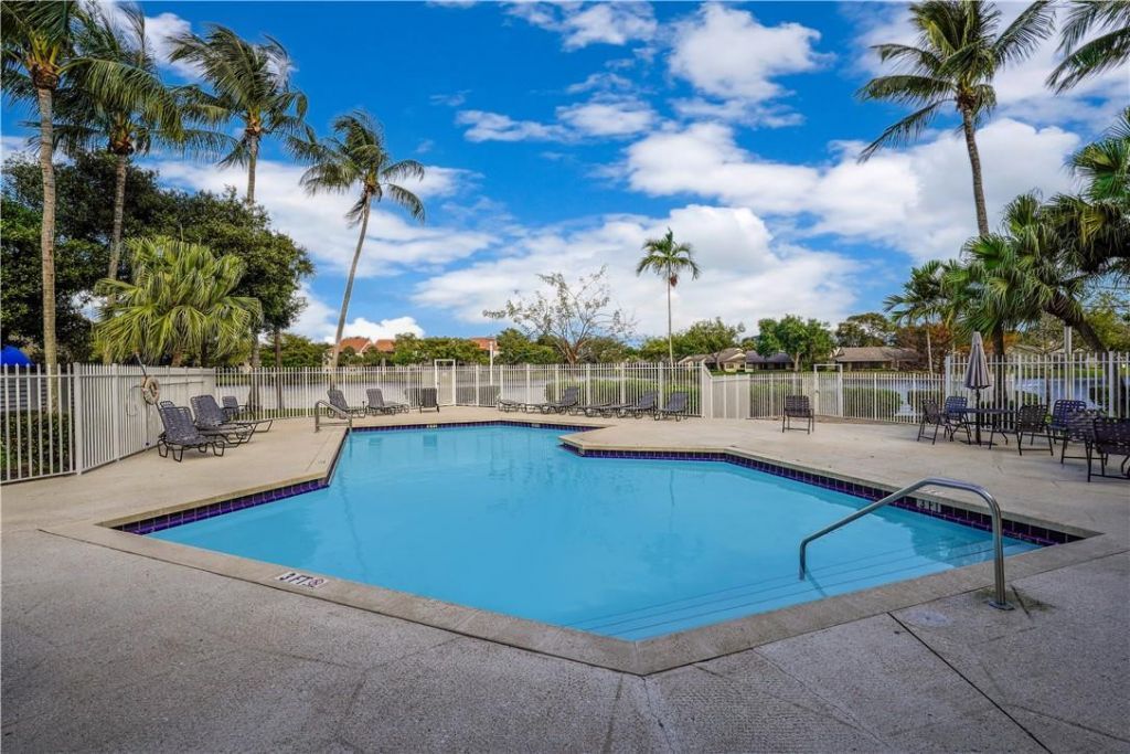 534 NW 98th Avenue, Unit 4, Plantation, FL 33324 Photo