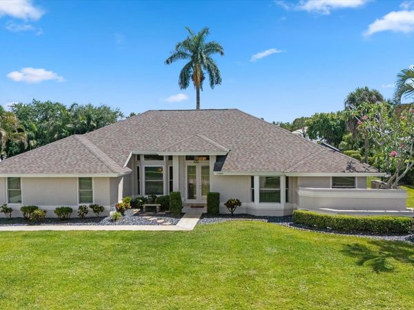15880 Meadow Wood Drive, Wellington, FL 33414