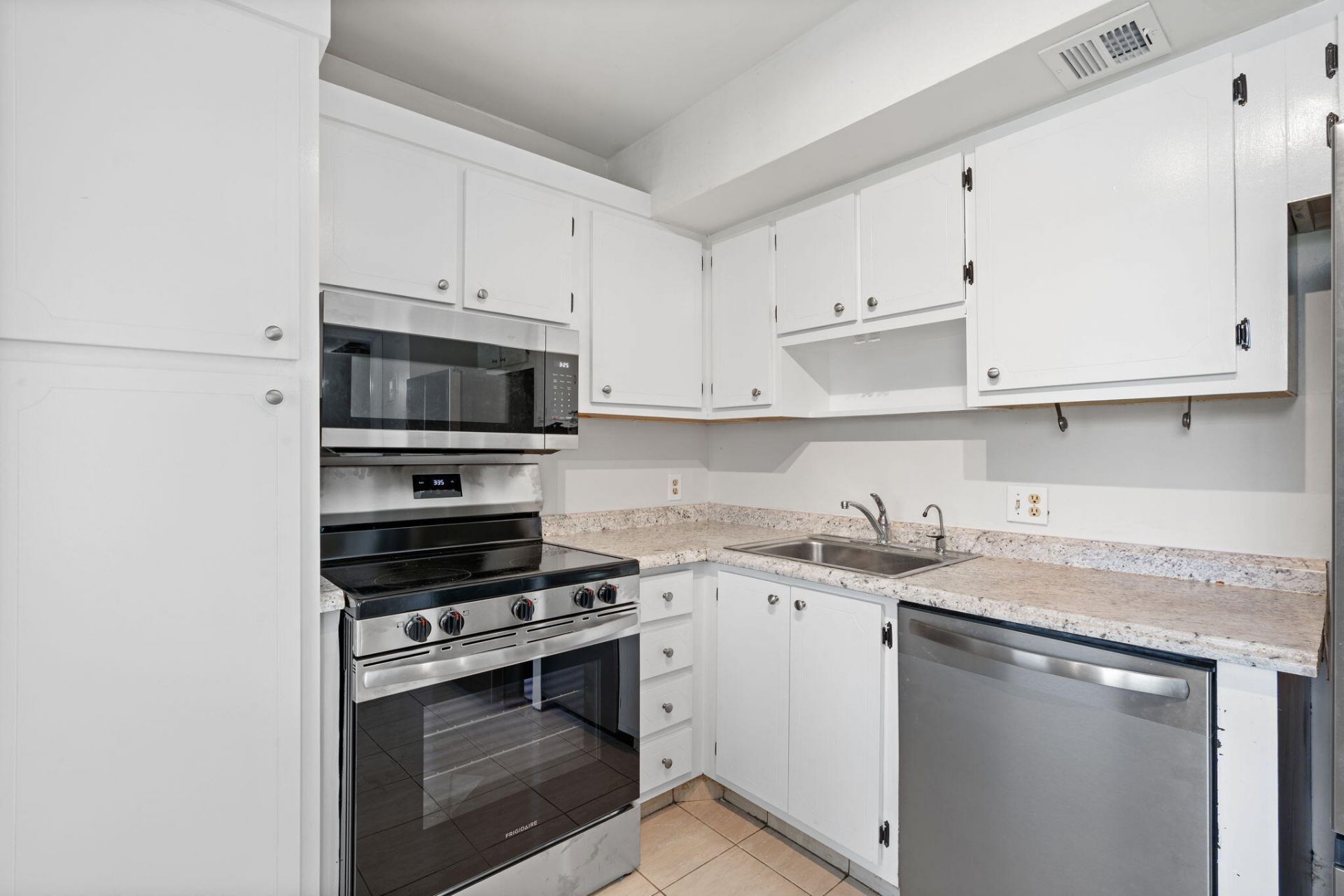 2650 S Course Drive, Unit 308, Pompano Beach, FL 33069 Photo