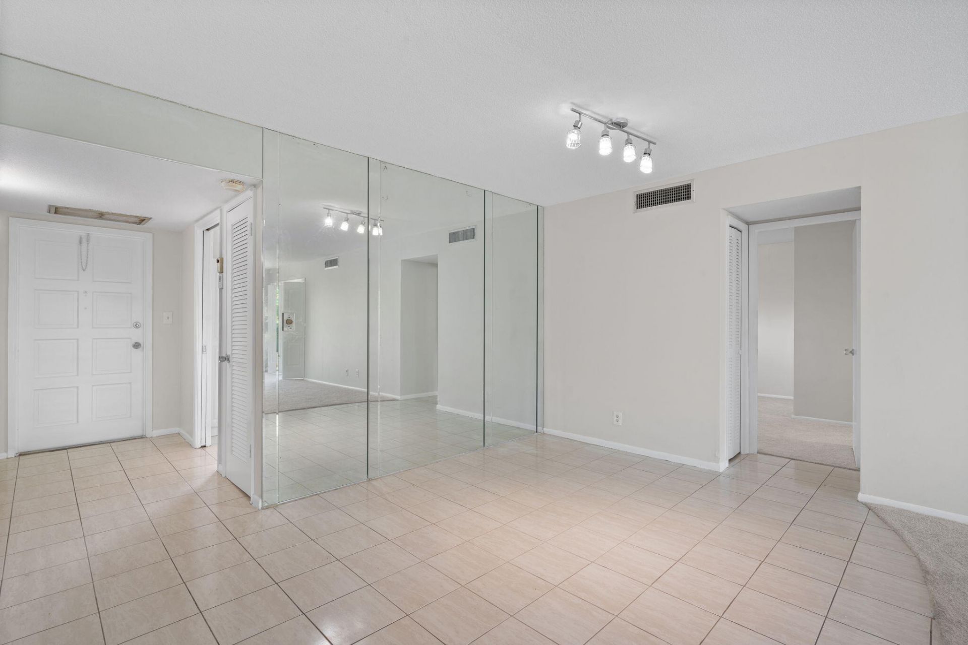 2650 S Course Drive, Unit 308, Pompano Beach, FL 33069 Photo