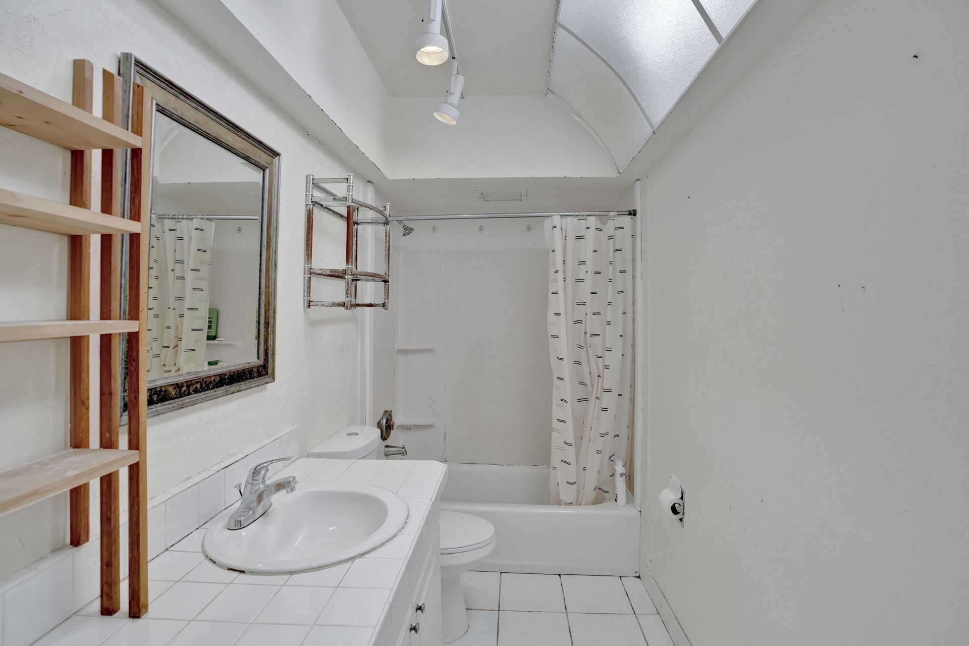 5200 SW 8th Street, Plantation, FL 33317 Photo