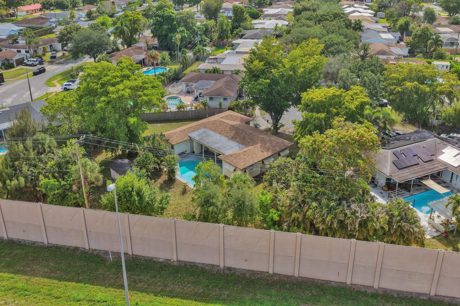 5200 SW 8th Street, Plantation, FL 33317 Photo