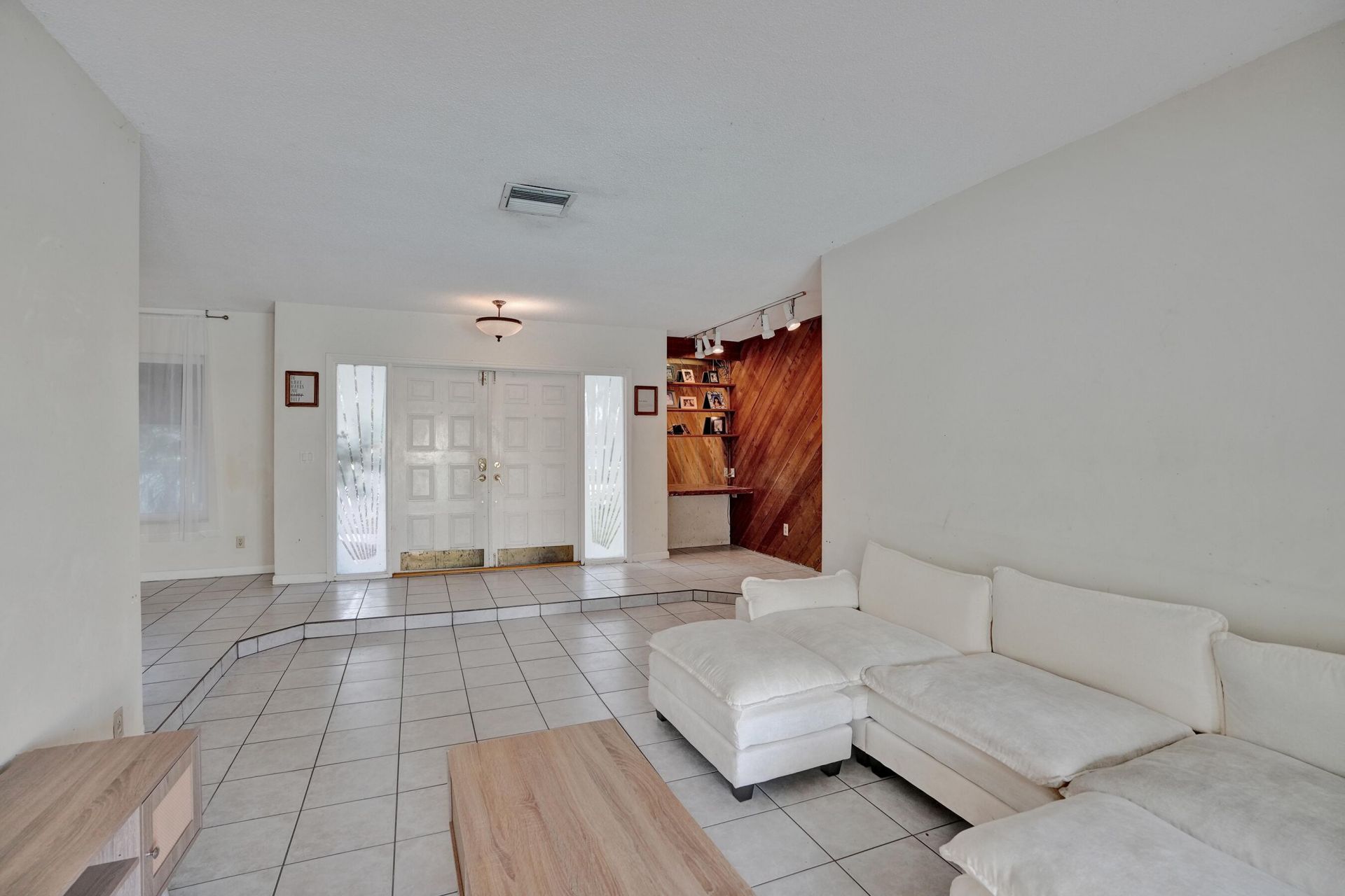 5200 SW 8th Street, Plantation, FL 33317 Photo