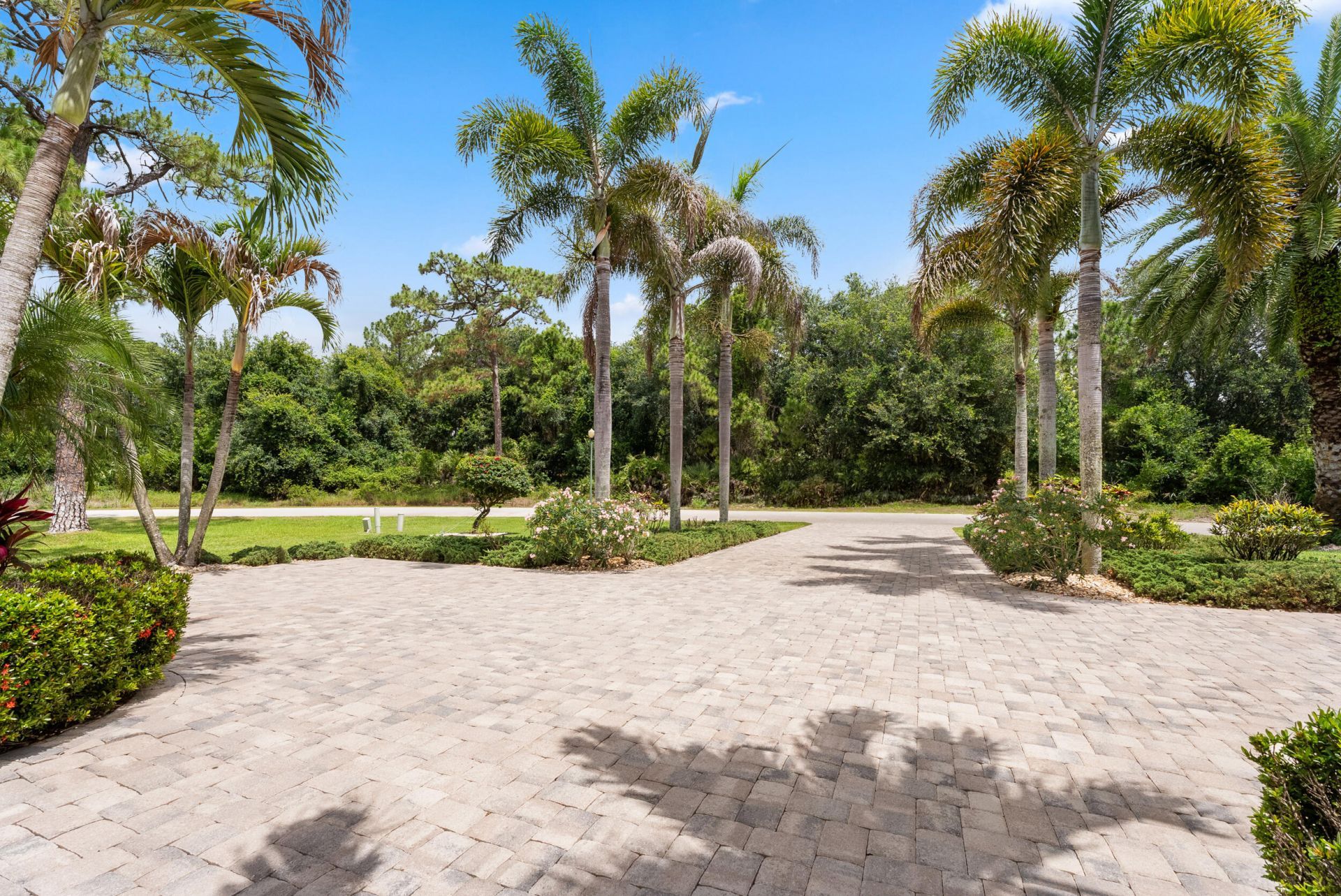 716 SW Squire Johns Lane, Palm City, FL 34990 Photo