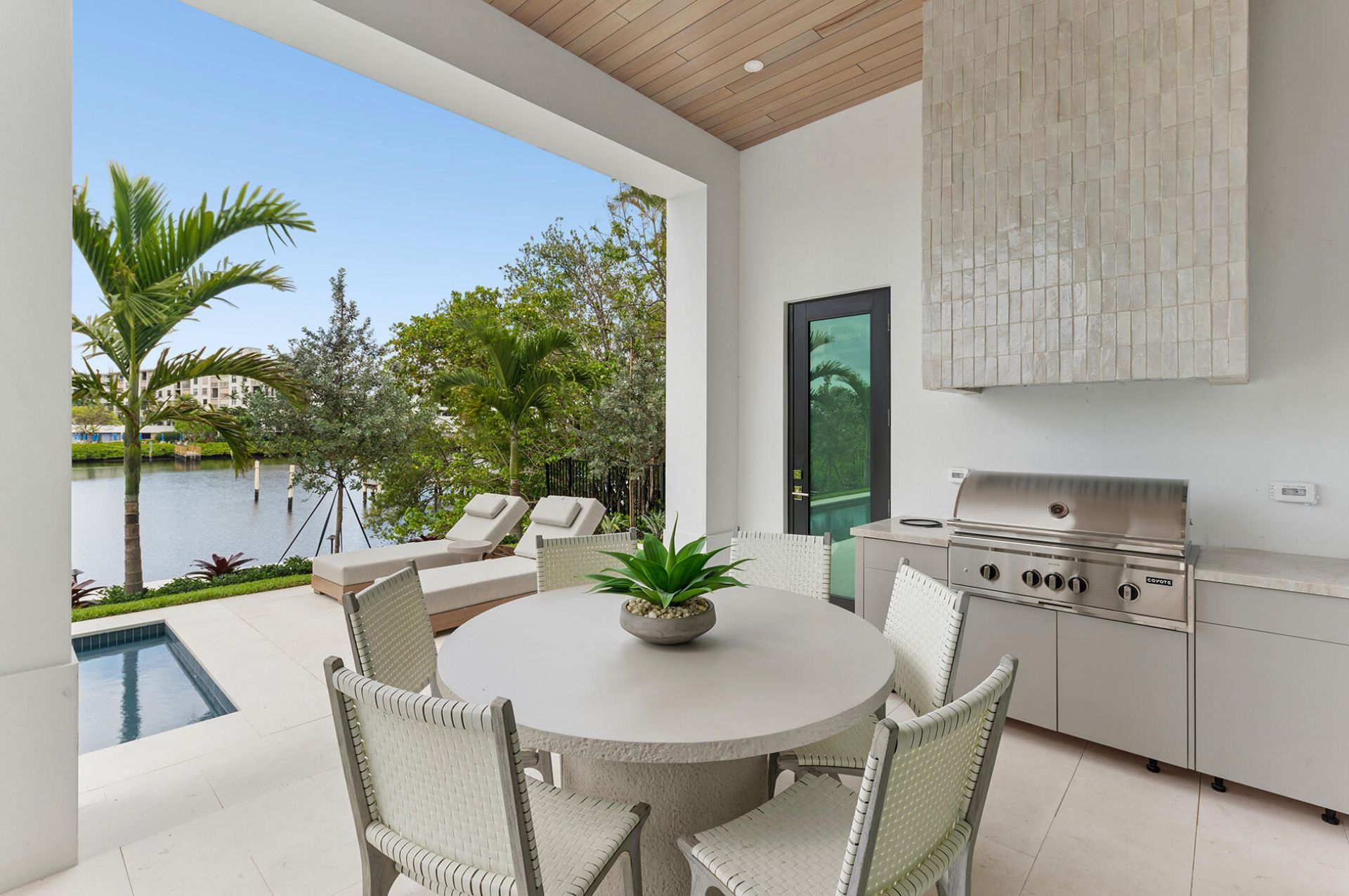 908 N Atlantic Drive, Lantana, FL 33462 Photo