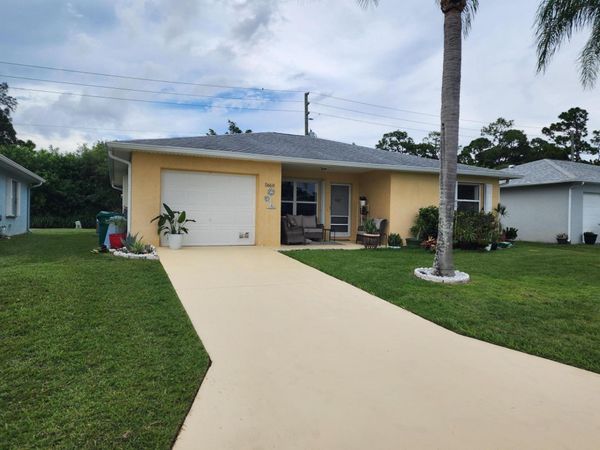 5668 Travelers Way, Fort Pierce, FL 34982