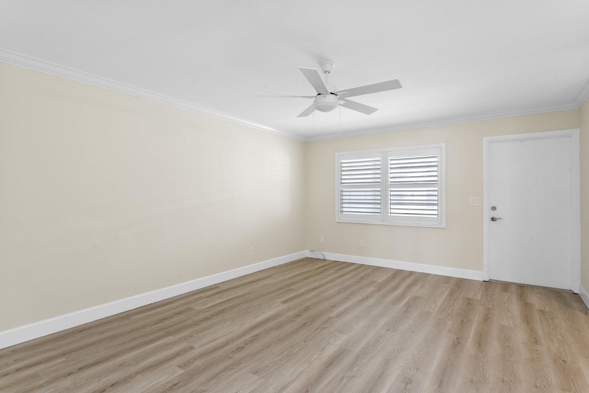 111 Shore Court, Unit 203, North Palm Beach, FL 33408 Photo