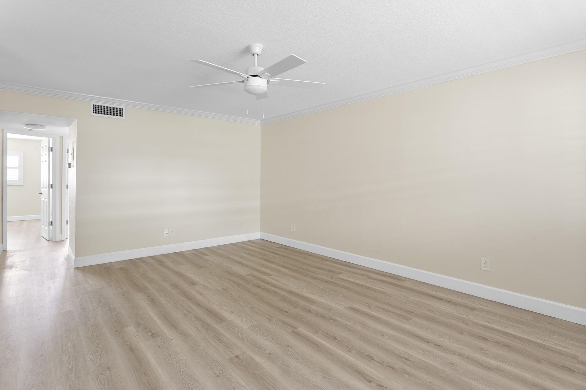 111 Shore Court, Unit 203, North Palm Beach, FL 33408 Photo