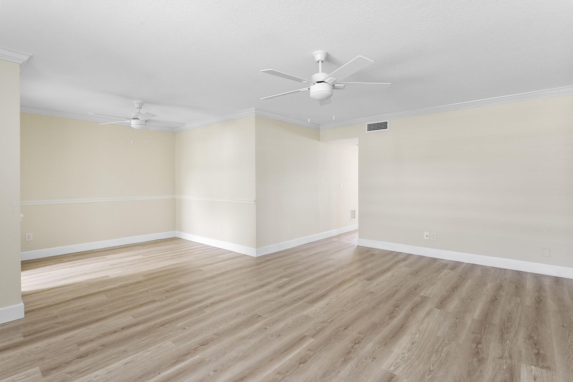 111 Shore Court, Unit 203, North Palm Beach, FL 33408 Photo