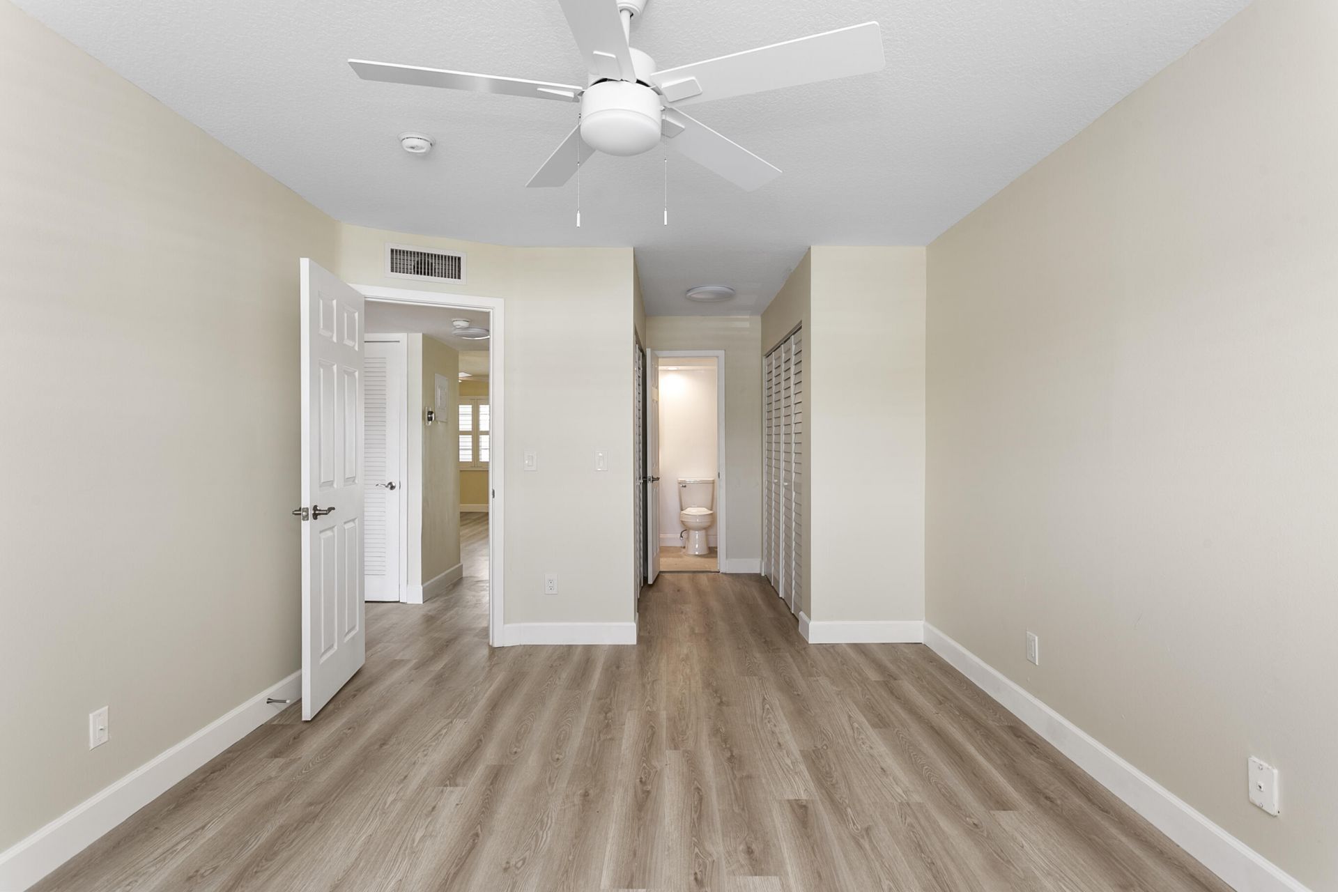 111 Shore Court, Unit 203, North Palm Beach, FL 33408 Photo