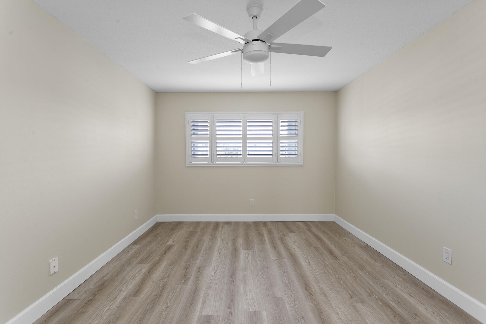 111 Shore Court, Unit 203, North Palm Beach, FL 33408 Photo