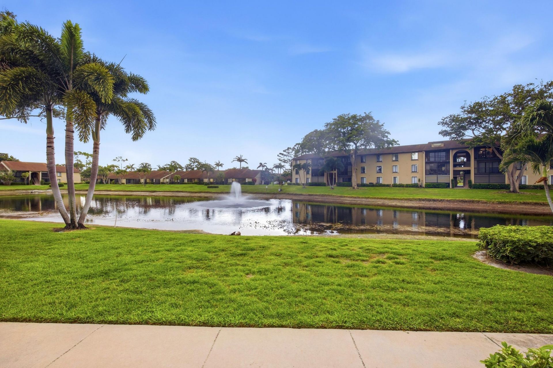 722 Sunny Pine Way, Unit B1, Greenacres, FL 33415 Photo