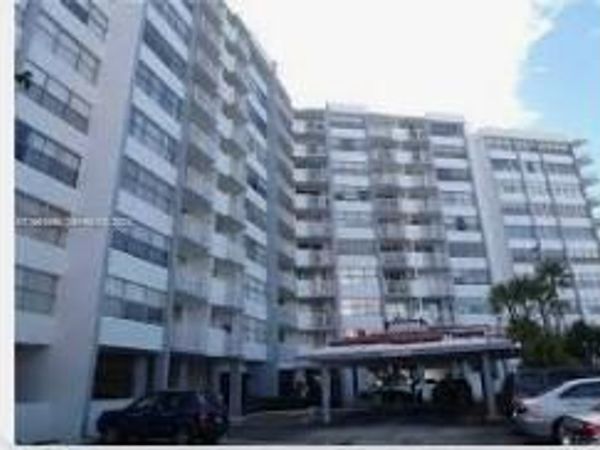 1300 NE Miami Gardens Drive, Unit 901e, Miami, FL 33179