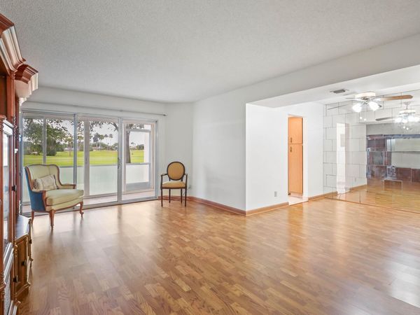 3951 Via Poinciana, Unit 112, Lake Worth, FL 33467