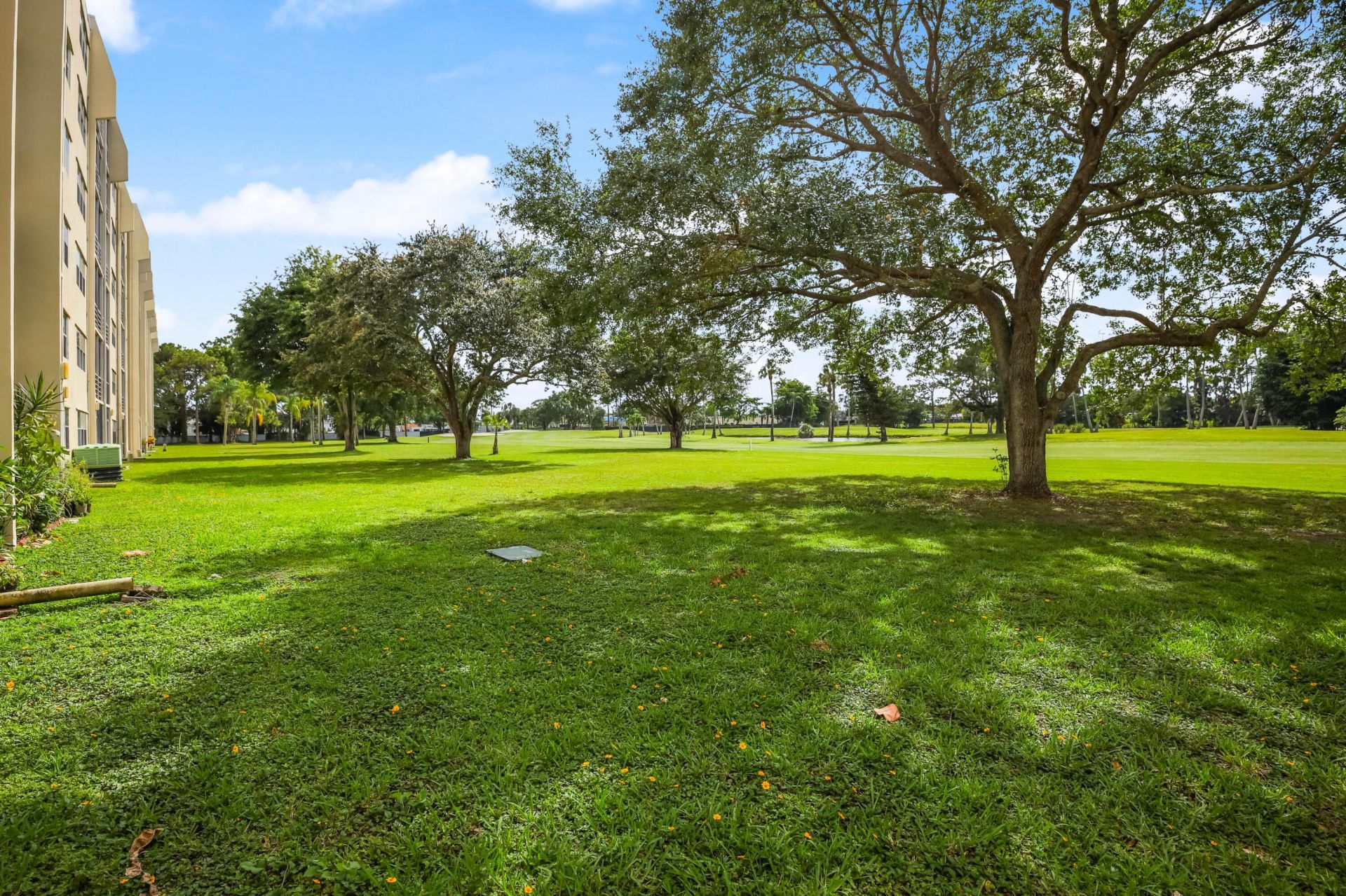 3951 Via Poinciana, Unit 112, Lake Worth, FL 33467 Photo
