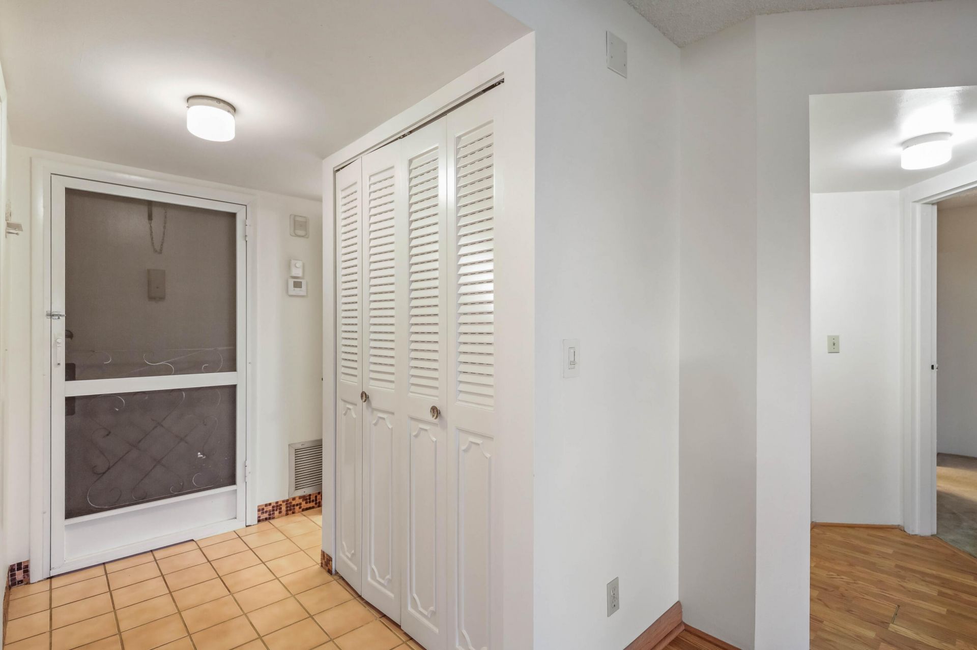 3951 Via Poinciana, Unit 112, Lake Worth, FL 33467 Photo