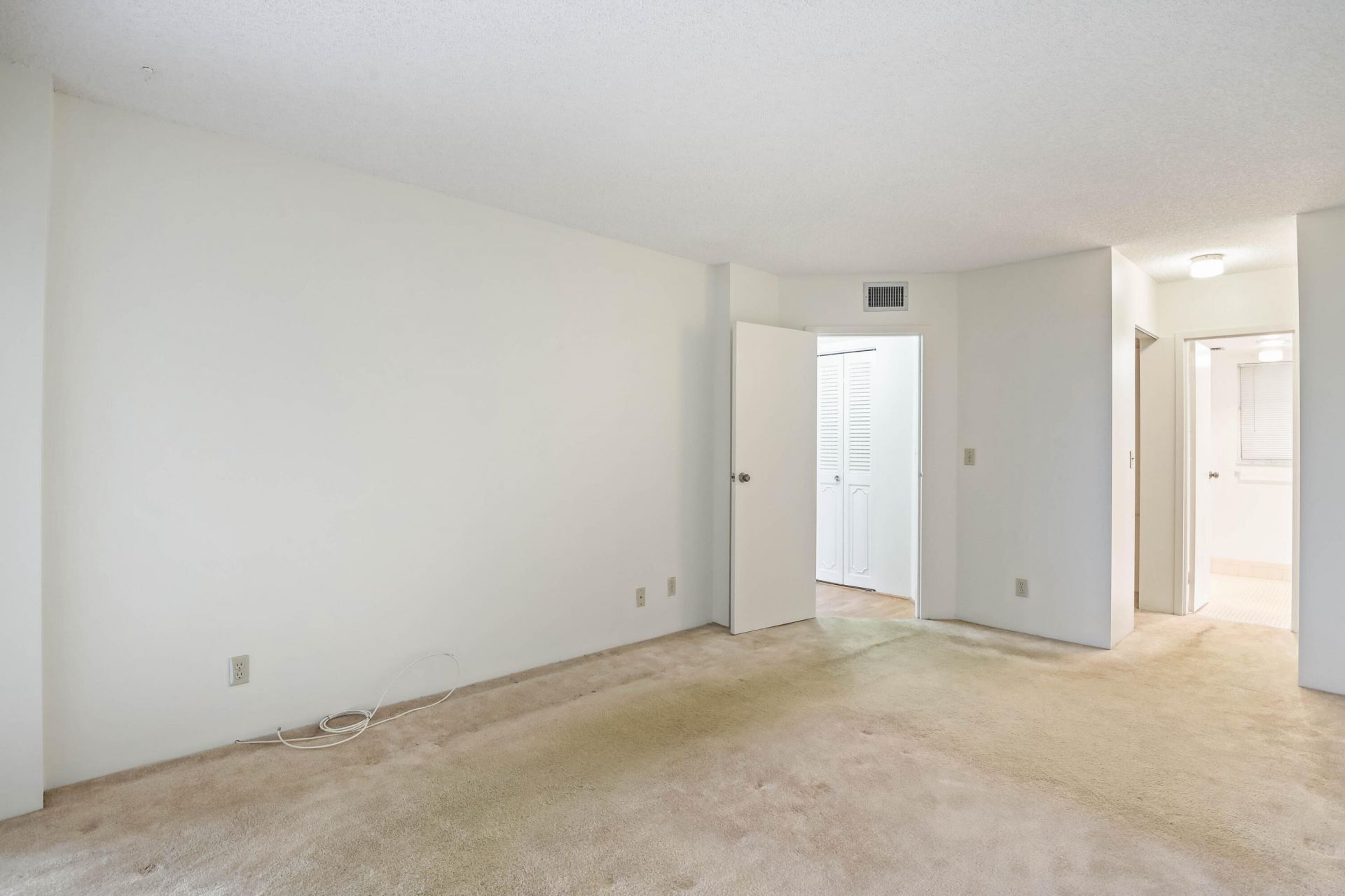 3951 Via Poinciana, Unit 112, Lake Worth, FL 33467 Photo