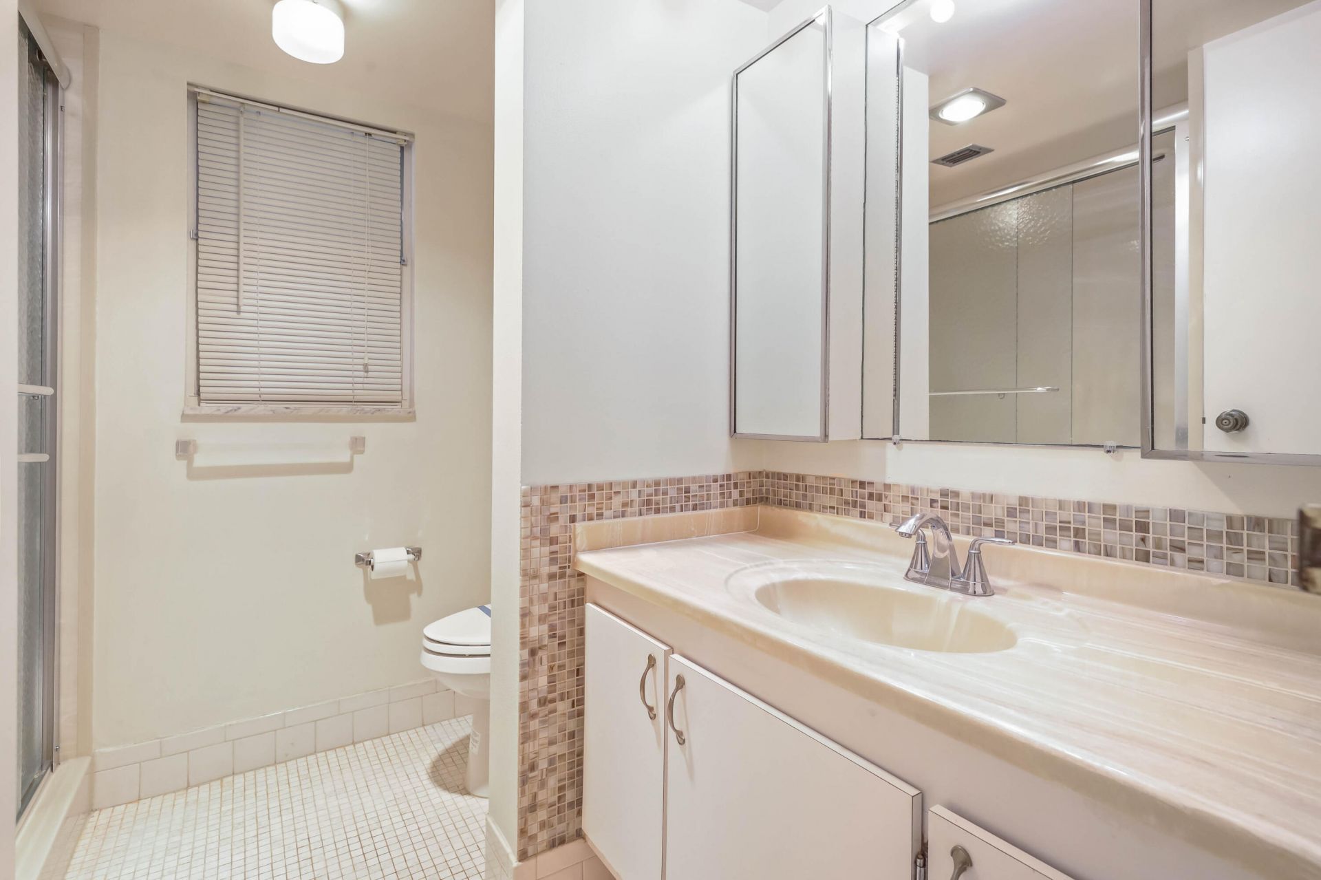 3951 Via Poinciana, Unit 112, Lake Worth, FL 33467 Photo