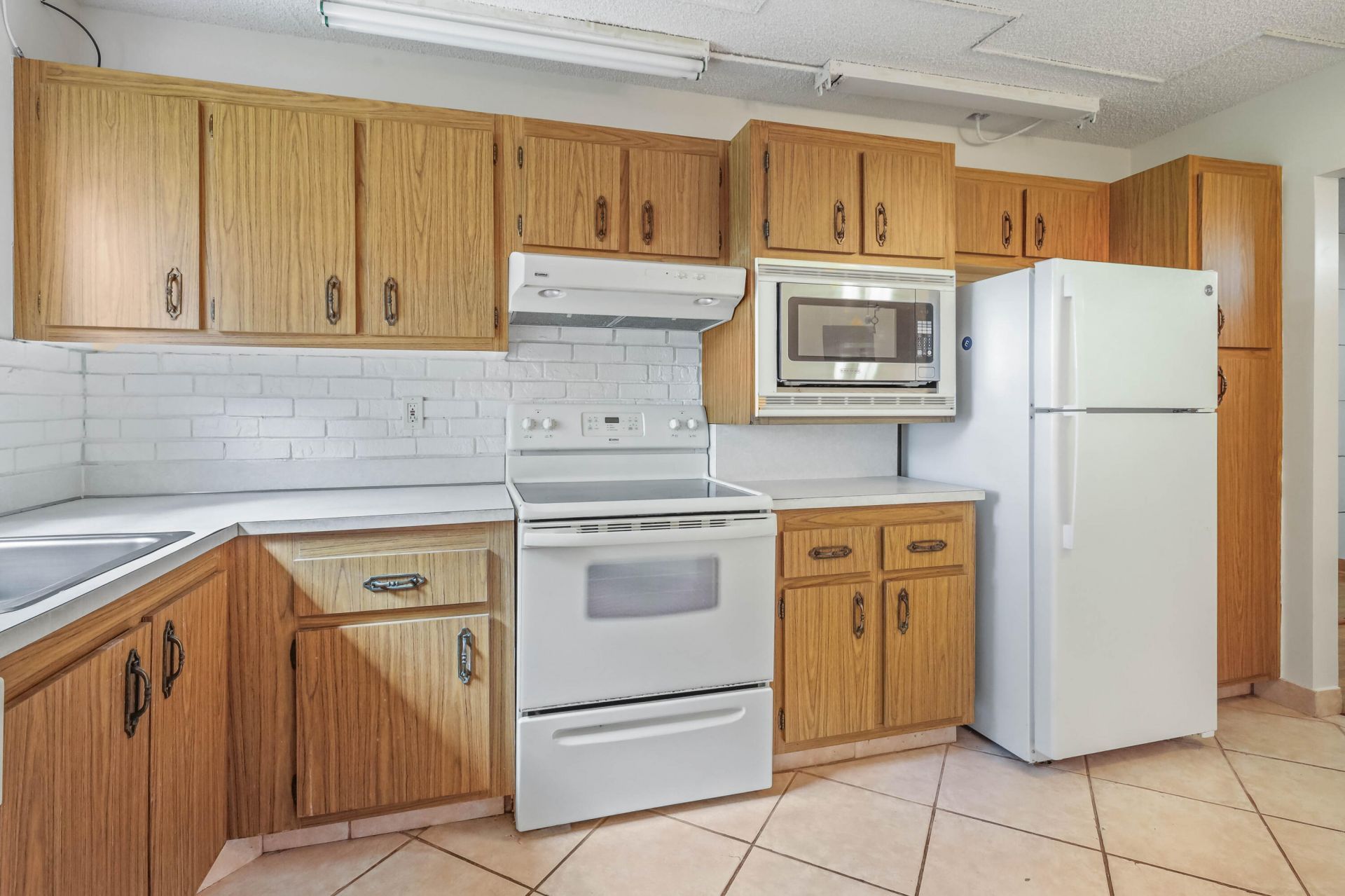 3951 Via Poinciana, Unit 112, Lake Worth, FL 33467 Photo