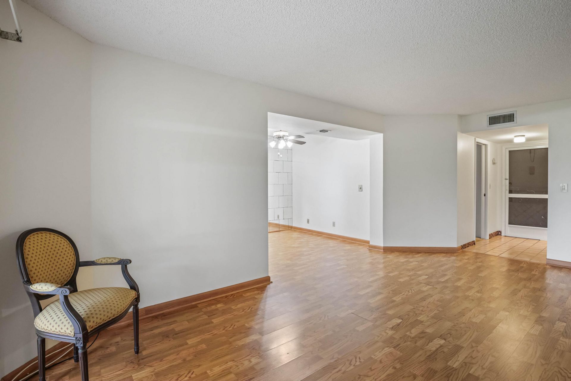 3951 Via Poinciana, Unit 112, Lake Worth, FL 33467 Photo